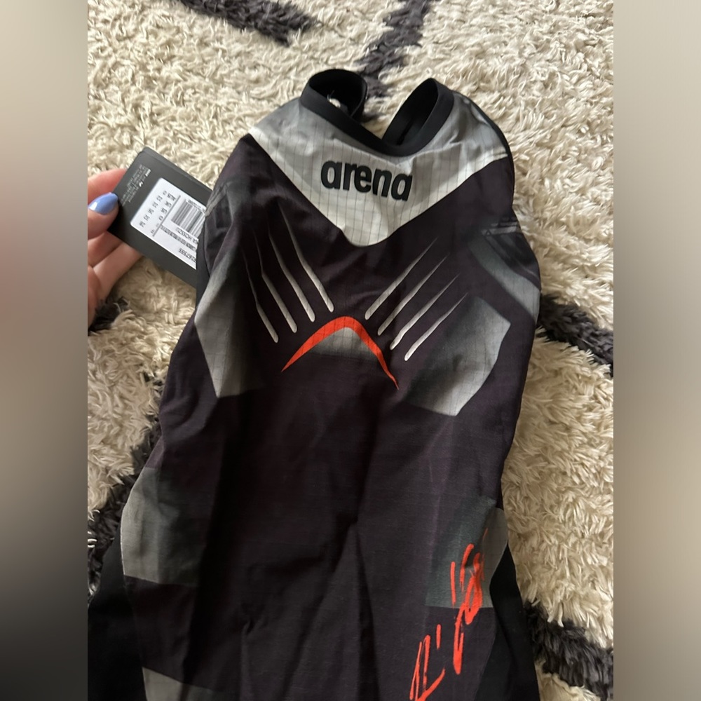 area speedo suit